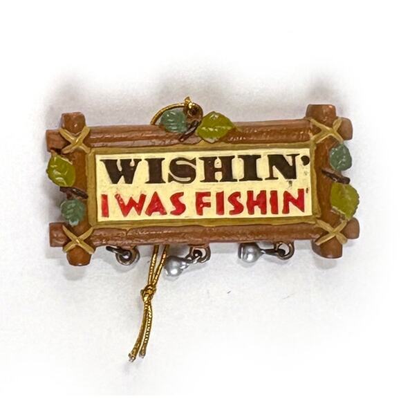 Lot Of 4 Vintage Christmas Wood Look Fishing Sign Ornaments 1.5 To 4 Inch Tall - Picture 3 of 5